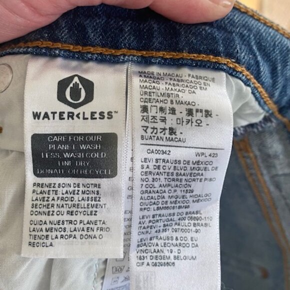 Levi's Women's Premium Wedgie Icon Fit Jeans Size 32 - Picture 7 of 7